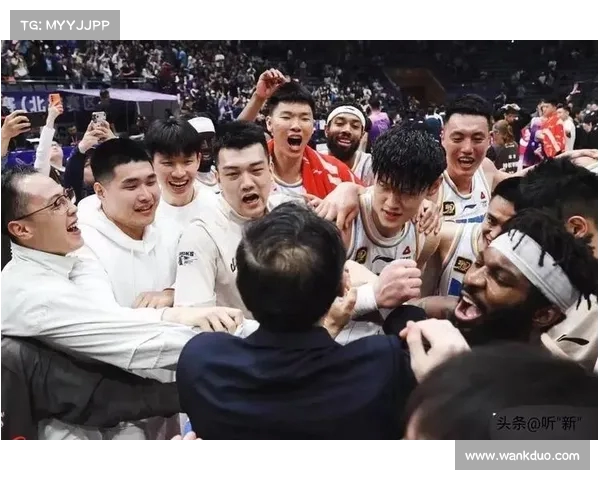 广厦夺冠之夜全中国篮球为他喝彩这是属于他的辉煌时刻